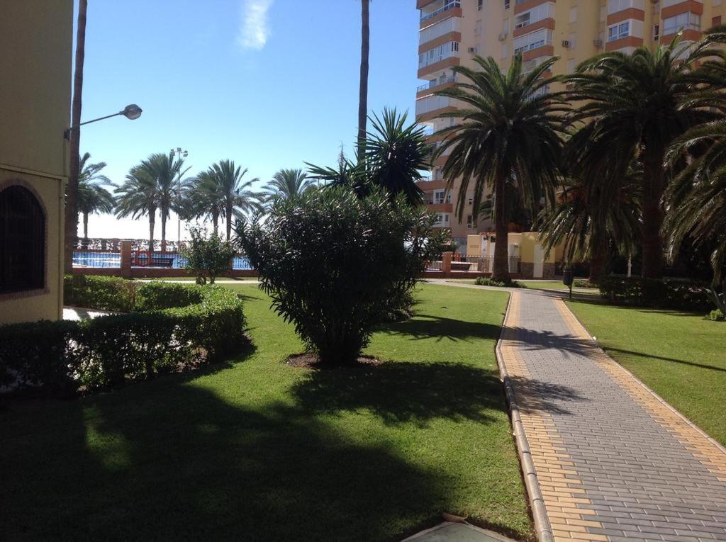 Apartamentos Centro Internacional Algarrobo-Costa Exteriör bild